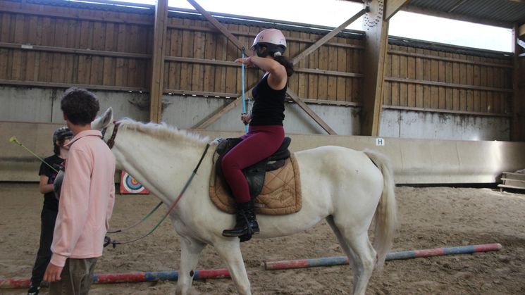 EQUITATION : TIR A L'ARC A CHEVAL - (11/17 ans)